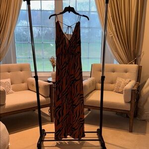 Elegant Navy and Brown Patterned Dress